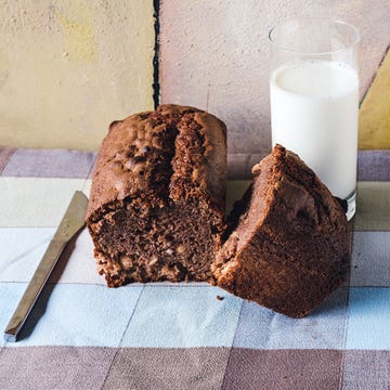 Chocolate brownie, Food, Banana bread, Gluten, Bread, Malt loaf, Dish, Pumpernickel, Chocolate cake, Baked goods, 