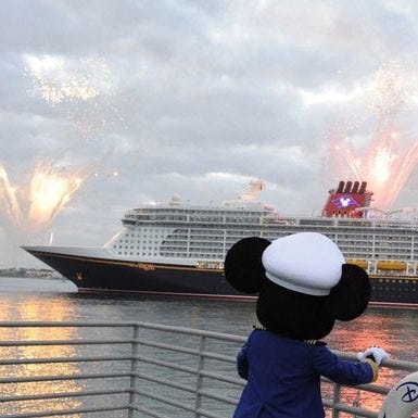 Cruise ship, Vehicle, Sky, Passenger ship, Ocean liner, Ship, Travel, Naval architecture, Watercraft, Vacation, 