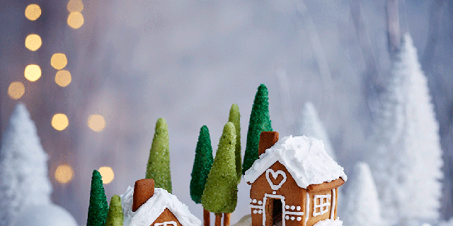 Icing, Gingerbread, Winter, Snow, Sugar paste, Dessert, Buttercream, Food, Freezing, Gingerbread house, 
