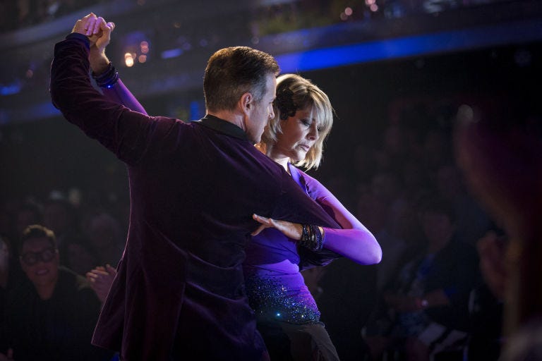 Entertainment, Photograph, Performance, Event, Performing arts, Purple, Dance, Interaction, Stage, Dress, 