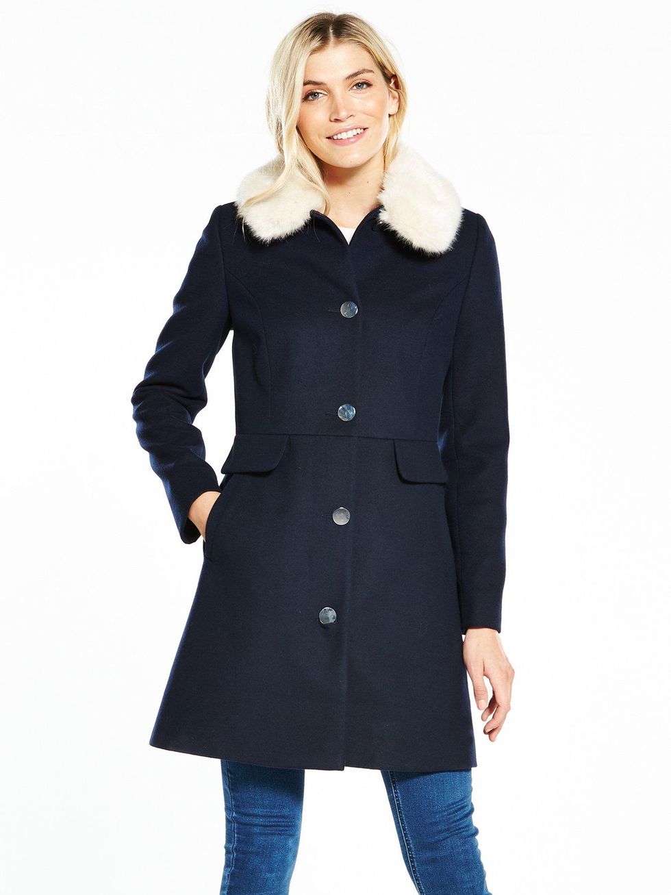 Clothing, Coat, Overcoat, Outerwear, Trench coat, Sleeve, Standing, Jacket, Collar, Parka, 