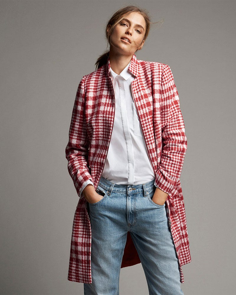 Plaid, Clothing, Pattern, Tartan, Outerwear, Sleeve, Jeans, Fashion model, Design, Fashion, 