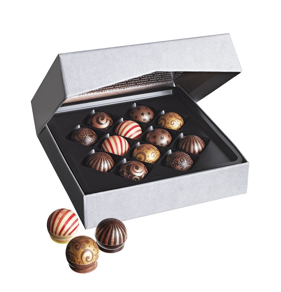 Chocolate truffle, Mozartkugel, Chocolate, Praline, Bonbon, Confectionery, Bourbon ball, Rum ball, Cordial, Food, 