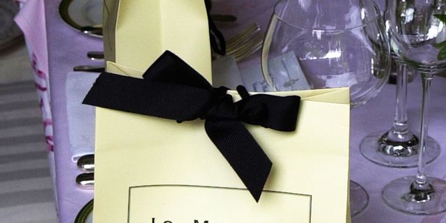 Wedding favors, Ribbon, Party favor, Material property, Formal wear, Tie, Party supply, Silver, Present, 