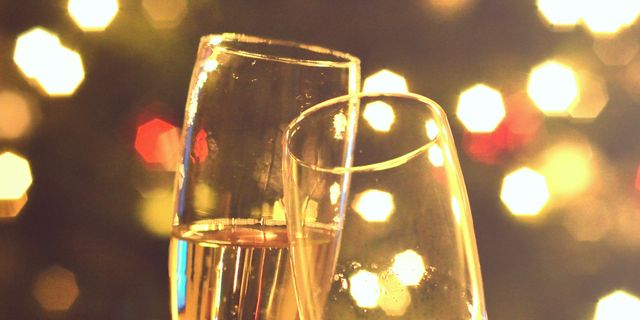 Champagne stemware, Stemware, Drink, Wine glass, Drinkware, Glass, Alcoholic beverage, Champagne, Champagne cocktail, Wine, 