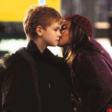 Romance, Kiss, Love, Interaction, Forehead, Lip, Outerwear, Scene, Photography, Gesture, 