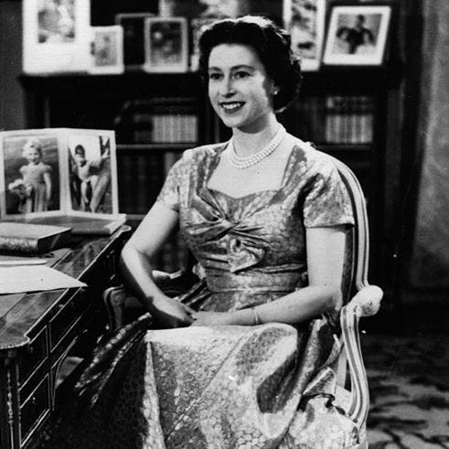 Dress, Black-and-white, Retro style, Photography, Sitting, Classic, Vintage clothing, Monochrome photography, Monochrome, Style, 