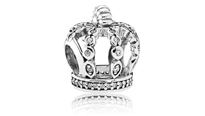 Crown, Fashion accessory, Diamond, Jewellery, Silver, Engagement ring, Ring, Platinum, Metal, 