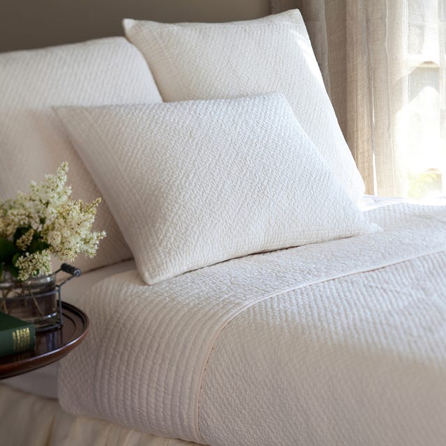 Bedding, Bed sheet, Duvet cover, Furniture, Textile, Pillow, Duvet, Bed, Linens, Room, 