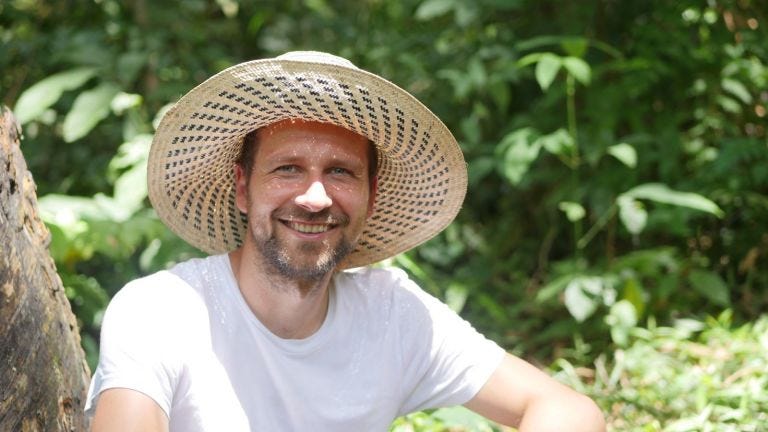 Sun hat, Hat, Headgear, Fashion accessory, Facial hair, Smile, 