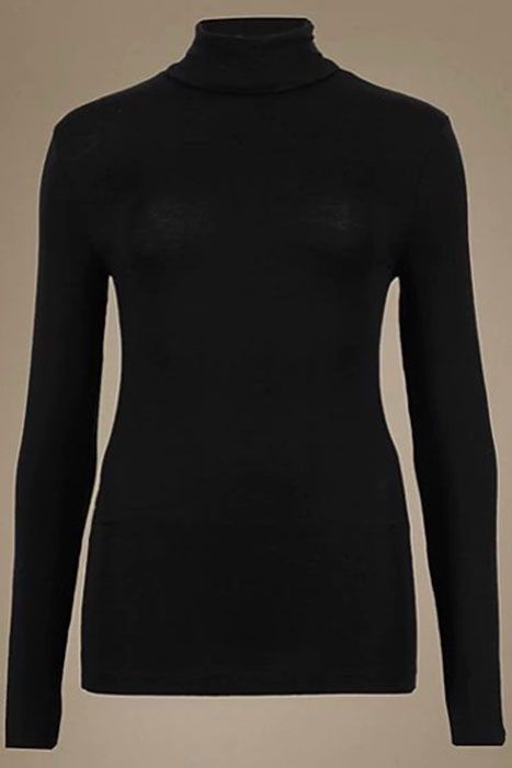 Clothing, Sleeve, Neck, Black, Long-sleeved t-shirt, Shoulder, Outerwear, Arm, Collar, Sweater, 