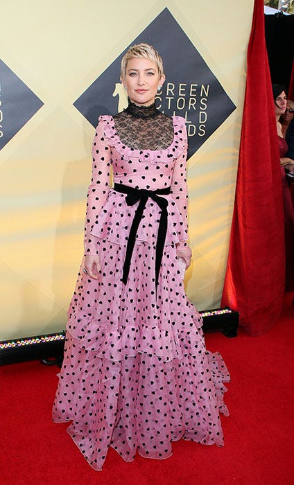 Clothing, Carpet, Red carpet, Flooring, Fashion, Haute couture, Dress, Fashion model, Peach, Premiere, 