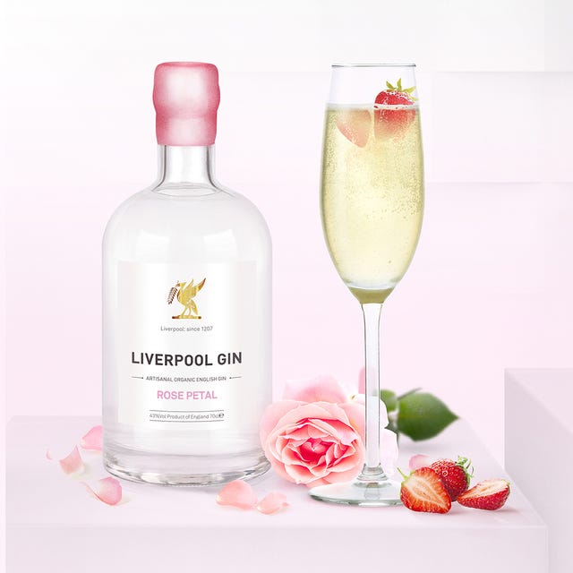 Drink, Alcoholic beverage, Liqueur, Distilled beverage, Rose, Bottle, Glass bottle, Vodka, Rosolio, Wine cocktail, 