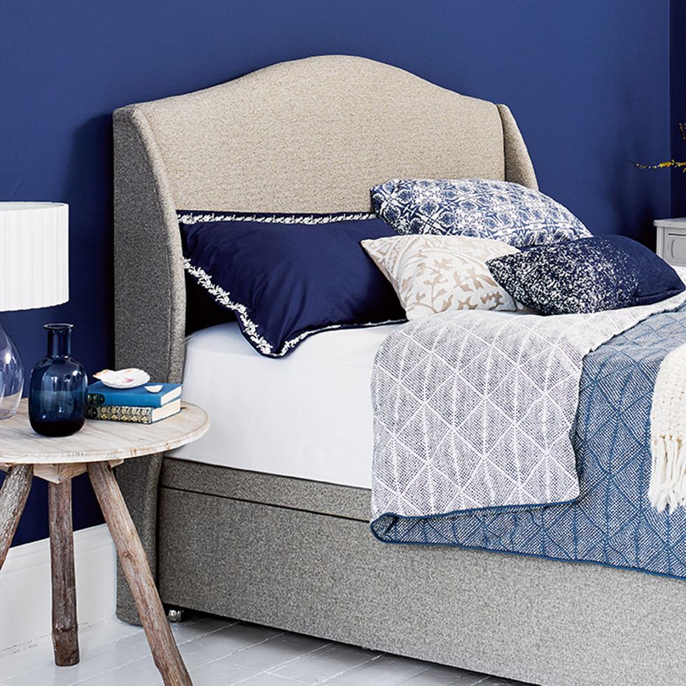 Blue, Bedding, Furniture, Bed sheet, Room, Bedroom, Duvet cover, Interior design, Pillow, Bed, 