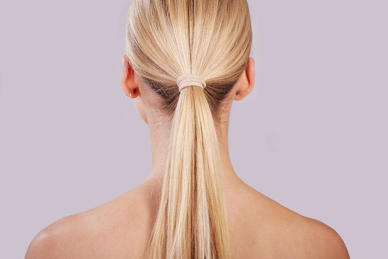 Hair, Hairstyle, Face, Neck, Shoulder, Skin, Blond, Long hair, Beauty, Chin, 