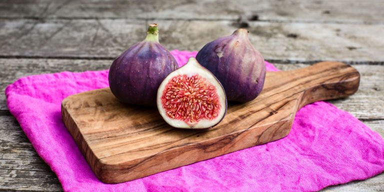 Natural foods, Common fig, Food, Fruit, Plant, Superfood, Fig, Ingredient, Produce, Local food, 