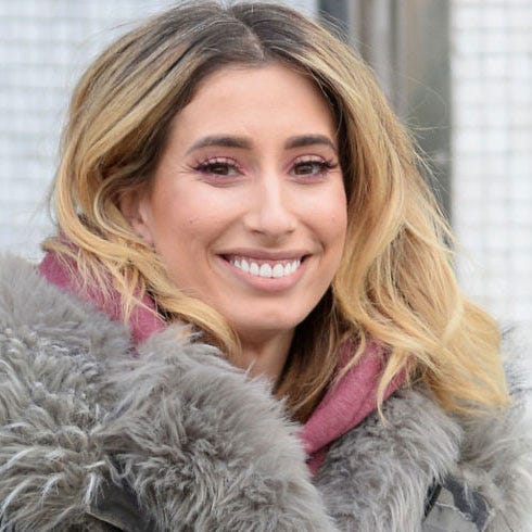 Hair, Fur, Face, Blond, Facial expression, Lip, Skin, Fur clothing, Eyebrow, Hairstyle, 