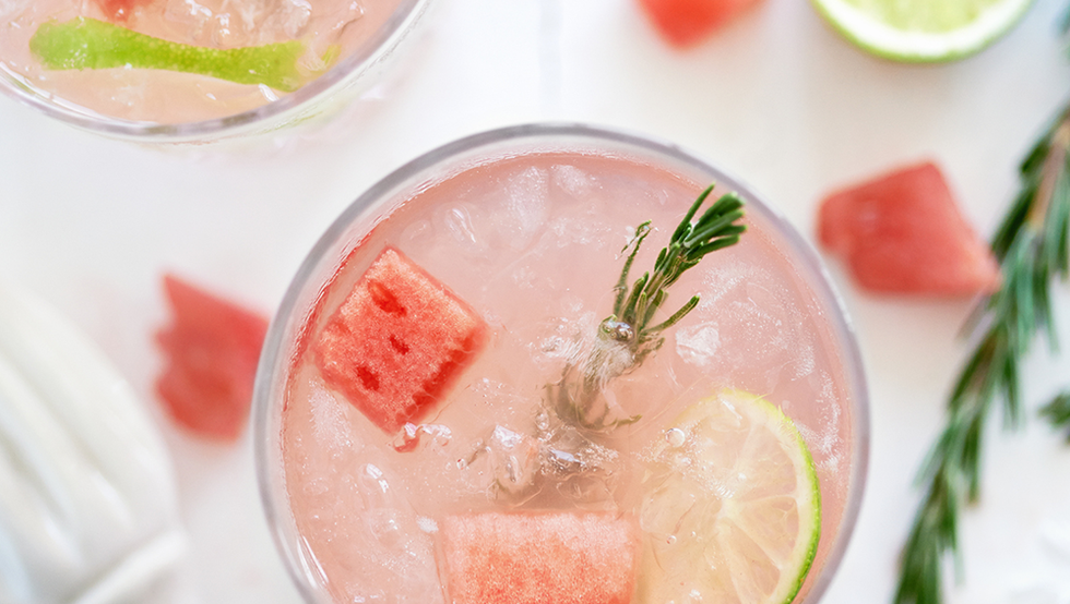 Food, Lime, Paloma, Ingredient, Drink, Grapefruit, Citrus, Moscow mule, Dish, Spritzer, 