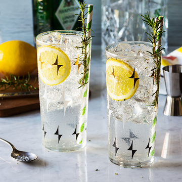 Highball glass, Gin and tonic, Yellow, Drink, Lemon, Lemonade, Fizz, Glass, Lemonsoda, Tom collins, 