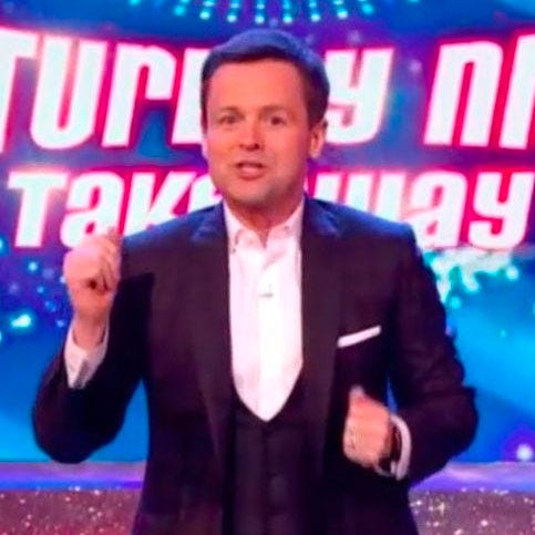 News, Television presenter, Speech, Television program, Talent show, Newscaster, Performance, Newsreader, Event, Fun, 