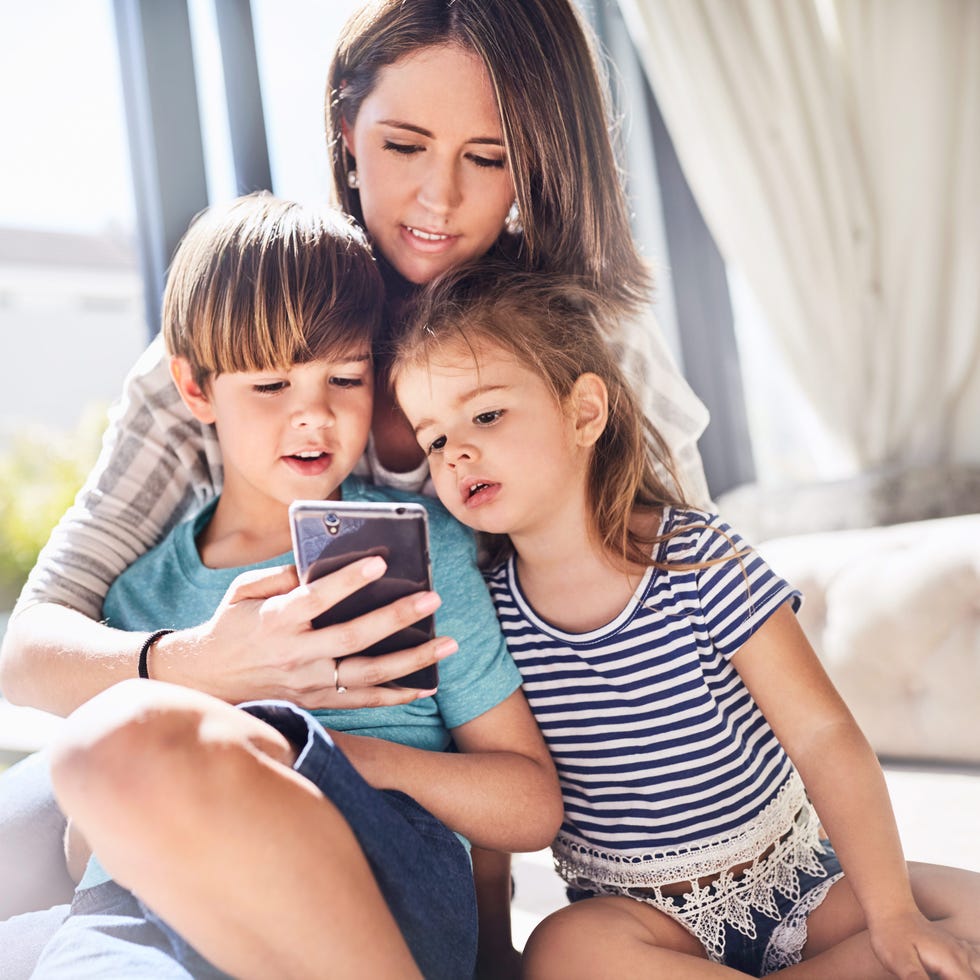 People, Child, Sitting, Smartphone, Gadget, Electronic device, Friendship, Fun, Technology, Mobile phone, 