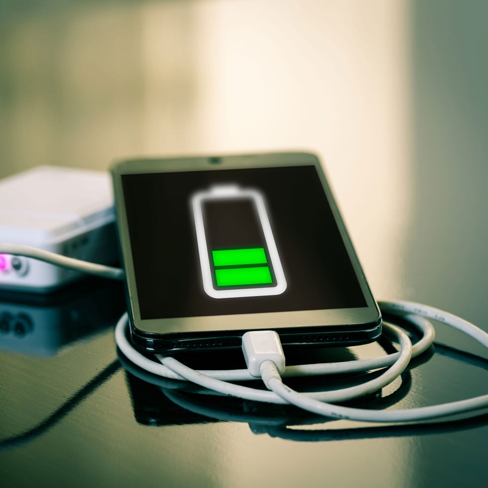 Green, Gadget, Electronics, Technology, Electronic device, Cable, Ipod, Smartphone, Mobile phone, Portable communications device, 