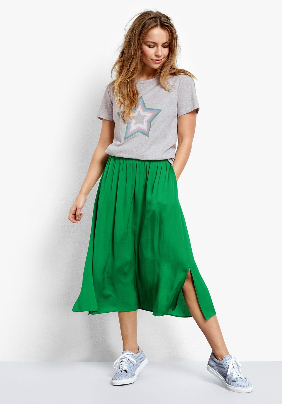 Clothing, Green, Waist, Blue, Turquoise, Aqua, Fashion model, Fashion, Footwear, Neck, 