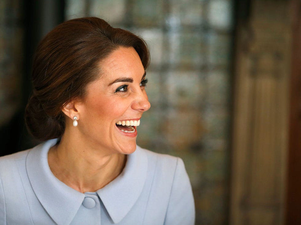 Hair, Face, Chin, Smile, Lip, White-collar worker, Neck, 
