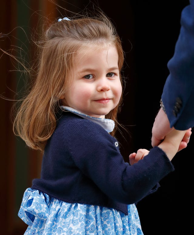 Hair, Child, Blue, Hairstyle, Toddler, Skin, Standing, Blond, Cheek, Child model, 