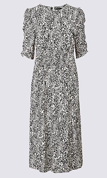 Clothing, Day dress, Dress, Sleeve, Outerwear, Pattern, Robe, Neck, Pattern, Cocktail dress, 