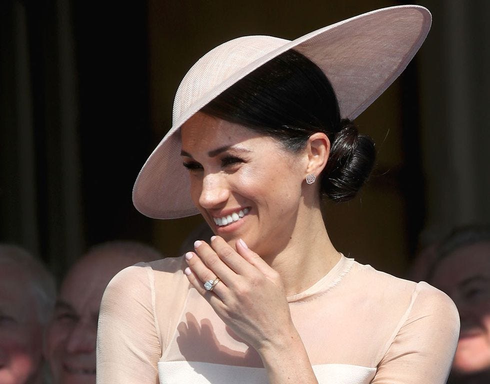 Lip, Hat, Nose, Chin, Headgear, Fashion accessory, Ear, Headpiece, Mouth, Neck, 