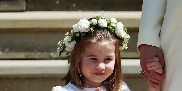 Child, Hair accessory, Headpiece, Ceremony, Wedding ceremony supply, Fashion accessory, Smile, Flower, 