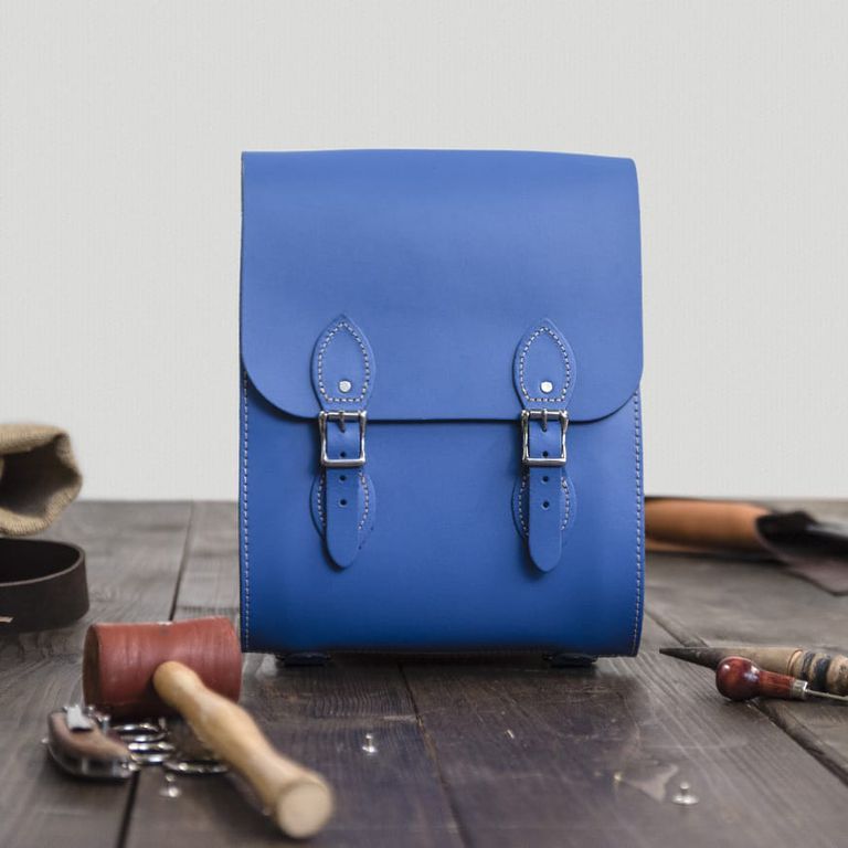 Blue, Cobalt blue, Bag, Leather, Electric blue, Material property, Handbag, Fashion accessory, Satchel, Still life photography, 