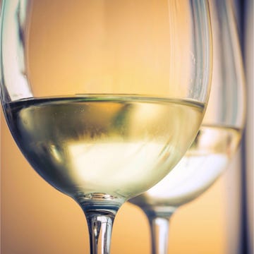 Stemware, Wine glass, Champagne stemware, Glass, Drinkware, Drink, Alcoholic beverage, Wine, White wine, Tableware, 