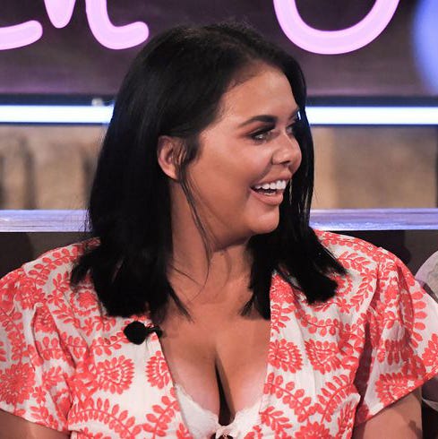 Long hair, Black hair, Television presenter, Brown hair, 