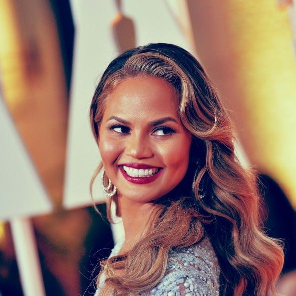 Hair, Face, Facial expression, Eyebrow, Smile, Hairstyle, Lip, Beauty, Skin, Blond, 