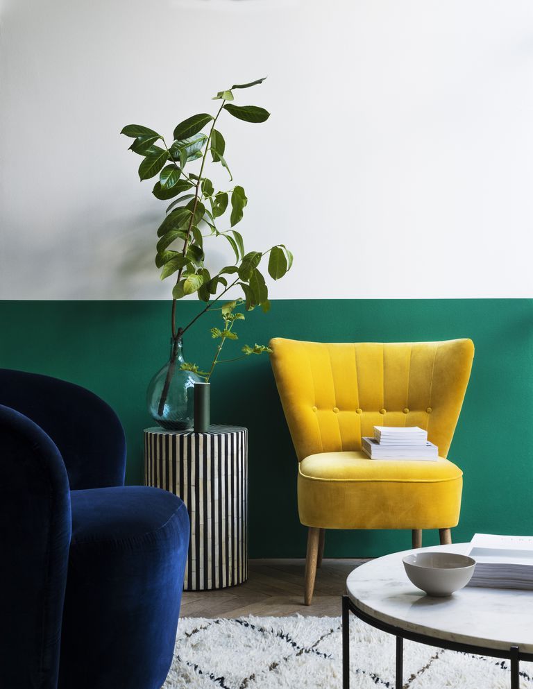 Green, Room, Houseplant, Living room, Furniture, Yellow, Leaf, Interior design, Table, Flowerpot, 