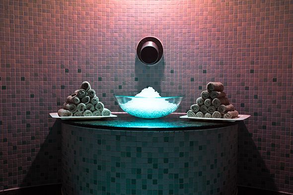 Blue, Green, Wall, Room, Tile, Interior design, Bathroom, Architecture, Ceramic, Plumbing fixture, 