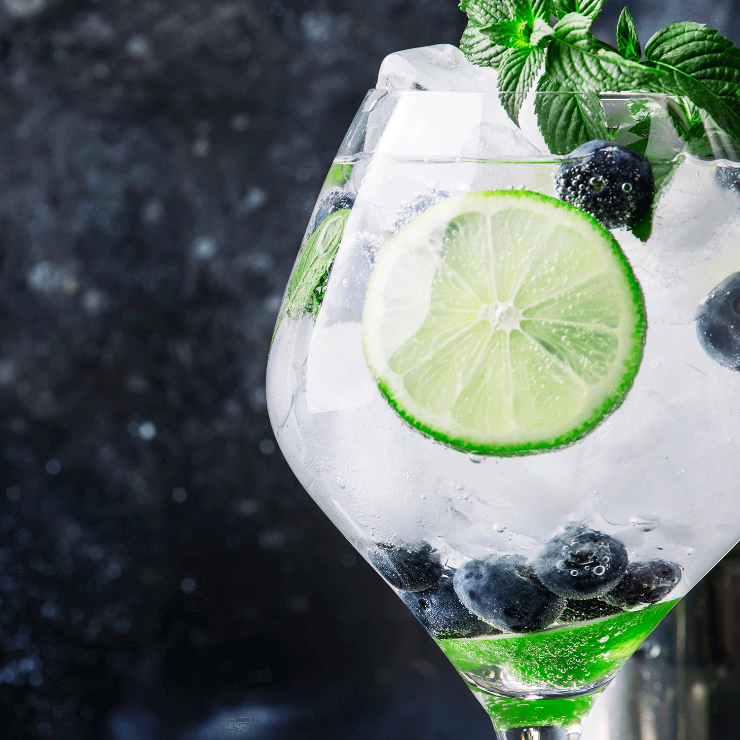 Lime, Gin and tonic, Lemon-lime, Drink, Mojito, Key lime, Limeade, Non-alcoholic beverage, Vodka and tonic, Distilled beverage, 