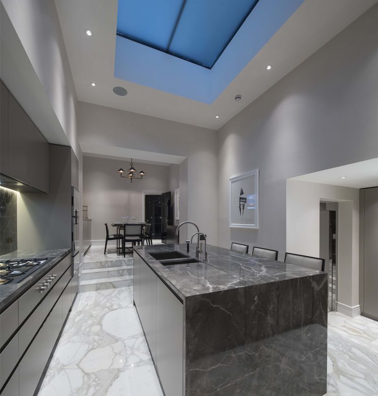 Property, Ceiling, Interior design, Building, Architecture, Room, House, Floor, Daylighting, Home, 