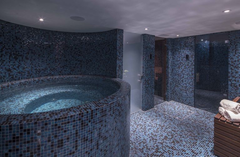 Blue, Room, Property, Tile, Bathroom, Architecture, Wall, Interior design, Ceiling, Floor, 