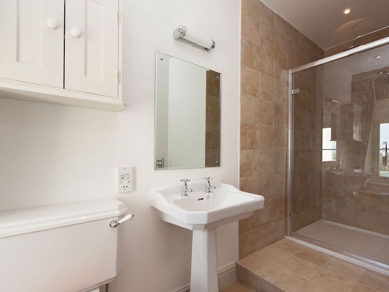 Bathroom, Property, Room, Tile, Wall, Interior design, Ceiling, Floor, Tap, Plumbing fixture, 