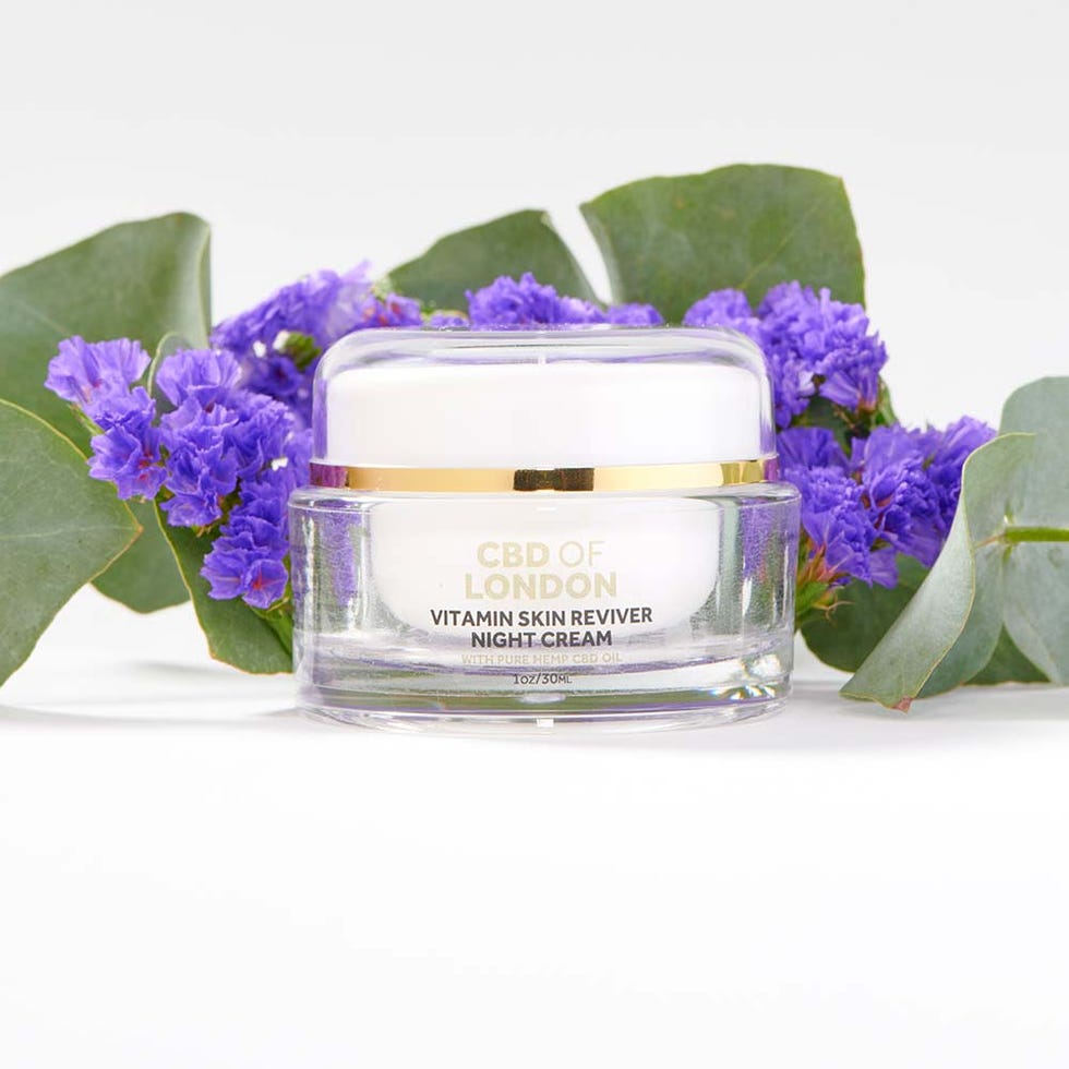 Product, Violet, Purple, Flower, Lilac, Lavender, Plant, Petal, Perfume, Candle, 