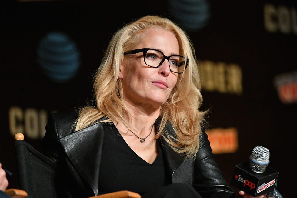 Blond, Glasses, Event, Eyewear, Hand, Convention, 