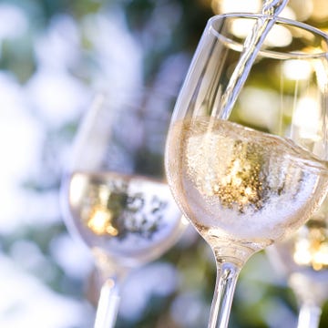 Champagne stemware, Stemware, Wine glass, Drink, Glass, Champagne cocktail, Drinkware, Champagne, Alcoholic beverage, Wine, 