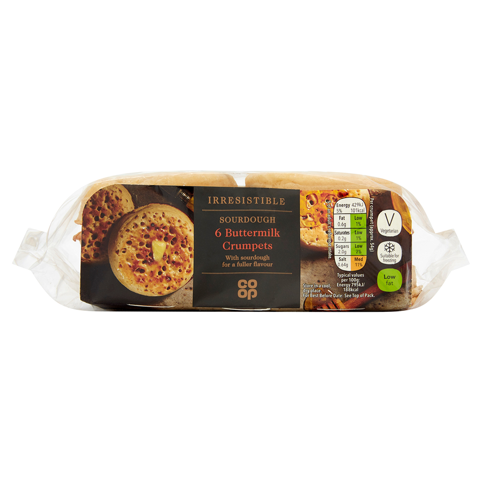Food, Cuisine, Ingredient, Dish, Snack, Steak pie, British cuisine, Biscuit, 