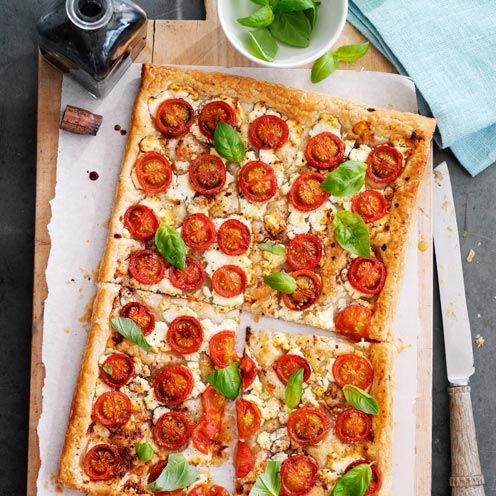 Food, Ingredient, Pizza, Dish, Baked goods, Pizza cheese, Vegetable, Recipe, Finger food, Fast food, 