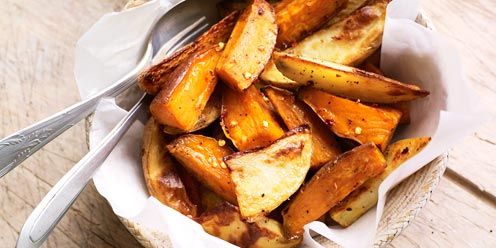 Food, Cuisine, Potato wedges, Salad, Fried food, Dishware, Tableware, Meal, Dish, Deep frying, 