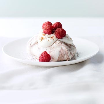 serveware, dishware, food, sweetness, fruit, dessert, ingredient, white, strawberry, frutti di bosco,