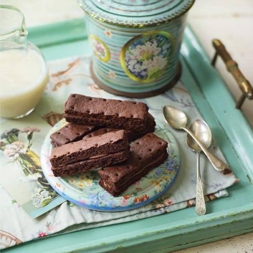 Serveware, Food, Ingredient, Dishware, Finger food, Cuisine, Sweetness, Tableware, Baked goods, Milk, 